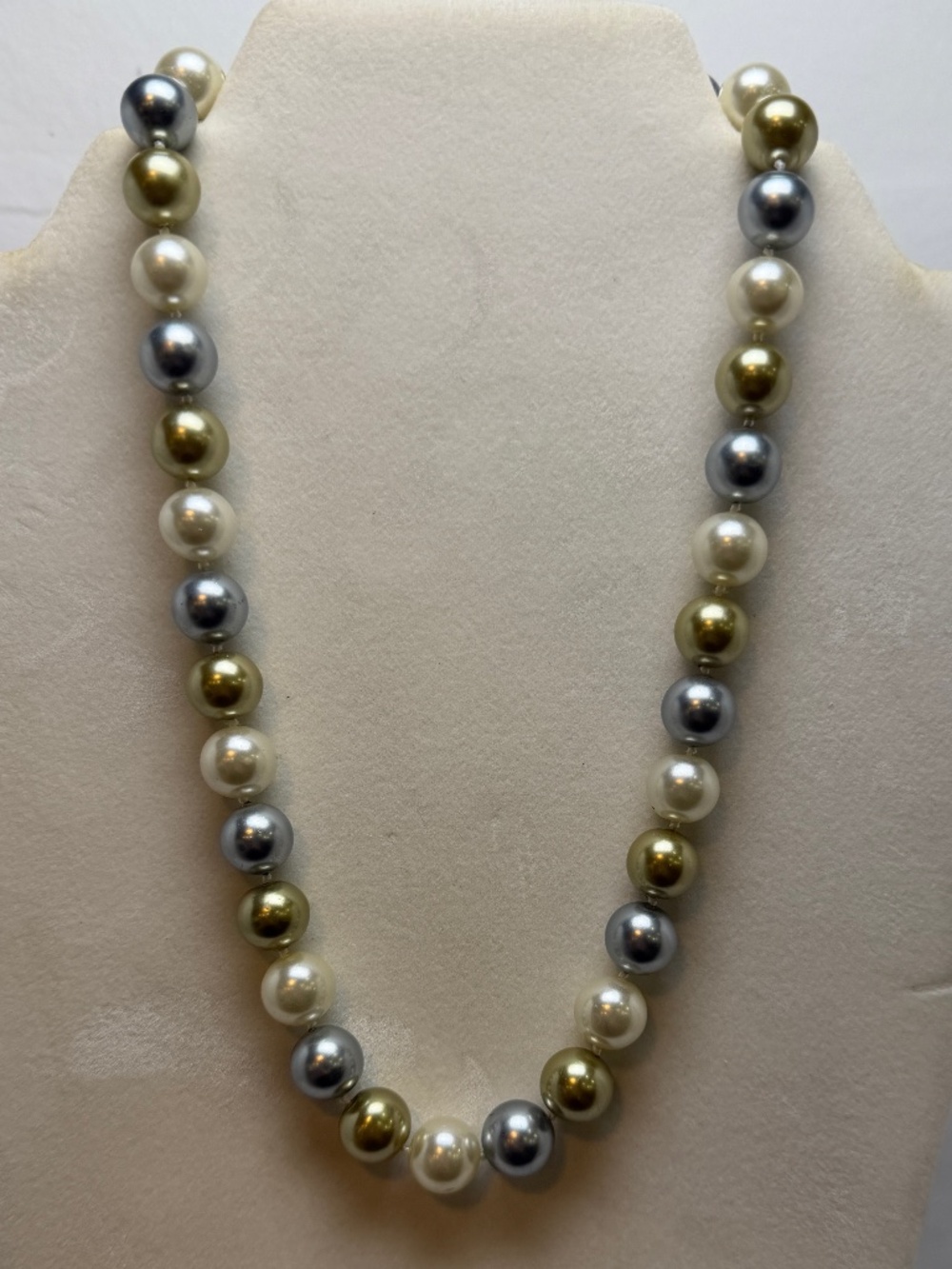 Handmade Imitation Pearl Necklace 18" White Grey Gold Beads Choker Style